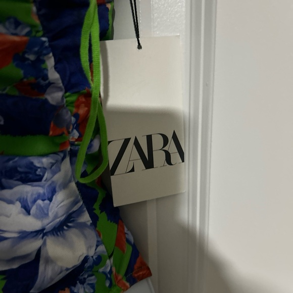 Zara floral asymmetrical bodysuit size Small NWT - Picture 3 of 4
